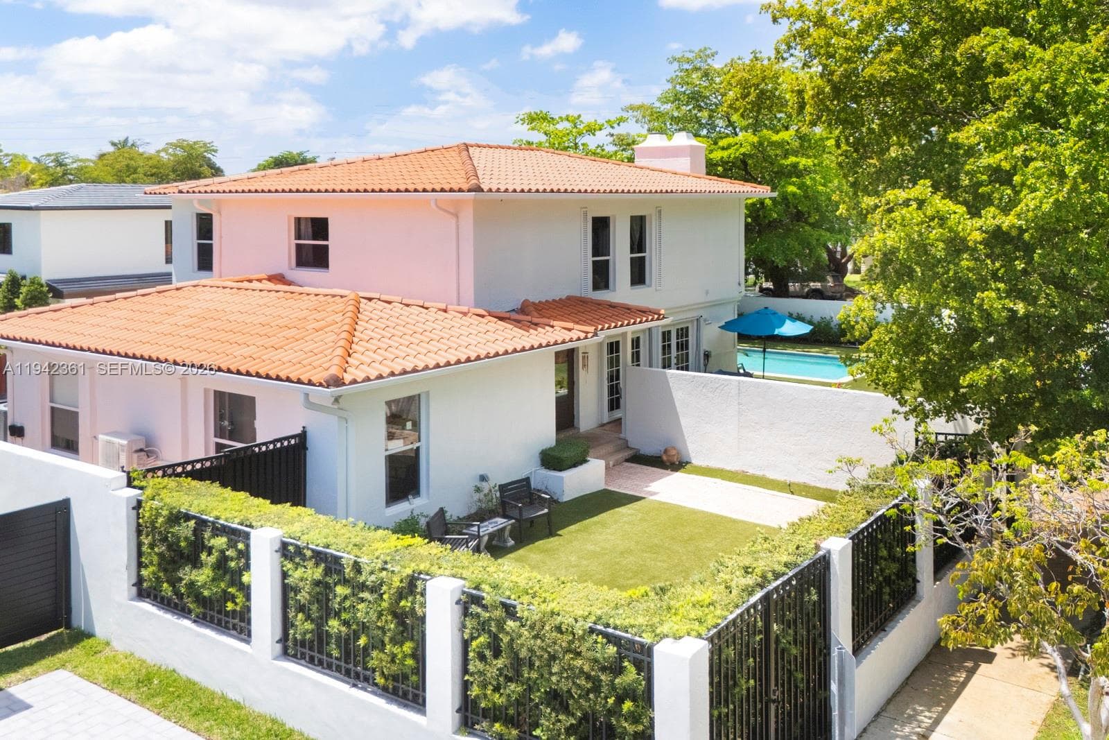 360 SW 28th Rd, Miami, FL 33129 photo 4