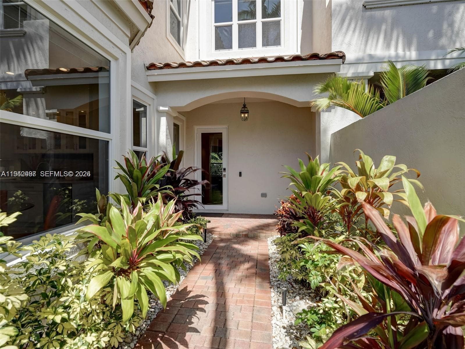 963 S Harbor Vw S, Hollywood, FL 33019 photo 4