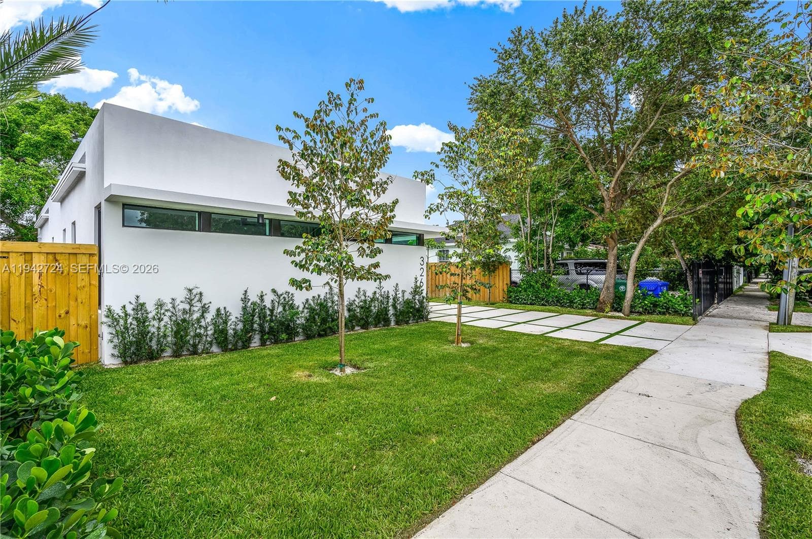 326 NW 40th St, Miami, FL 33127 photo 2