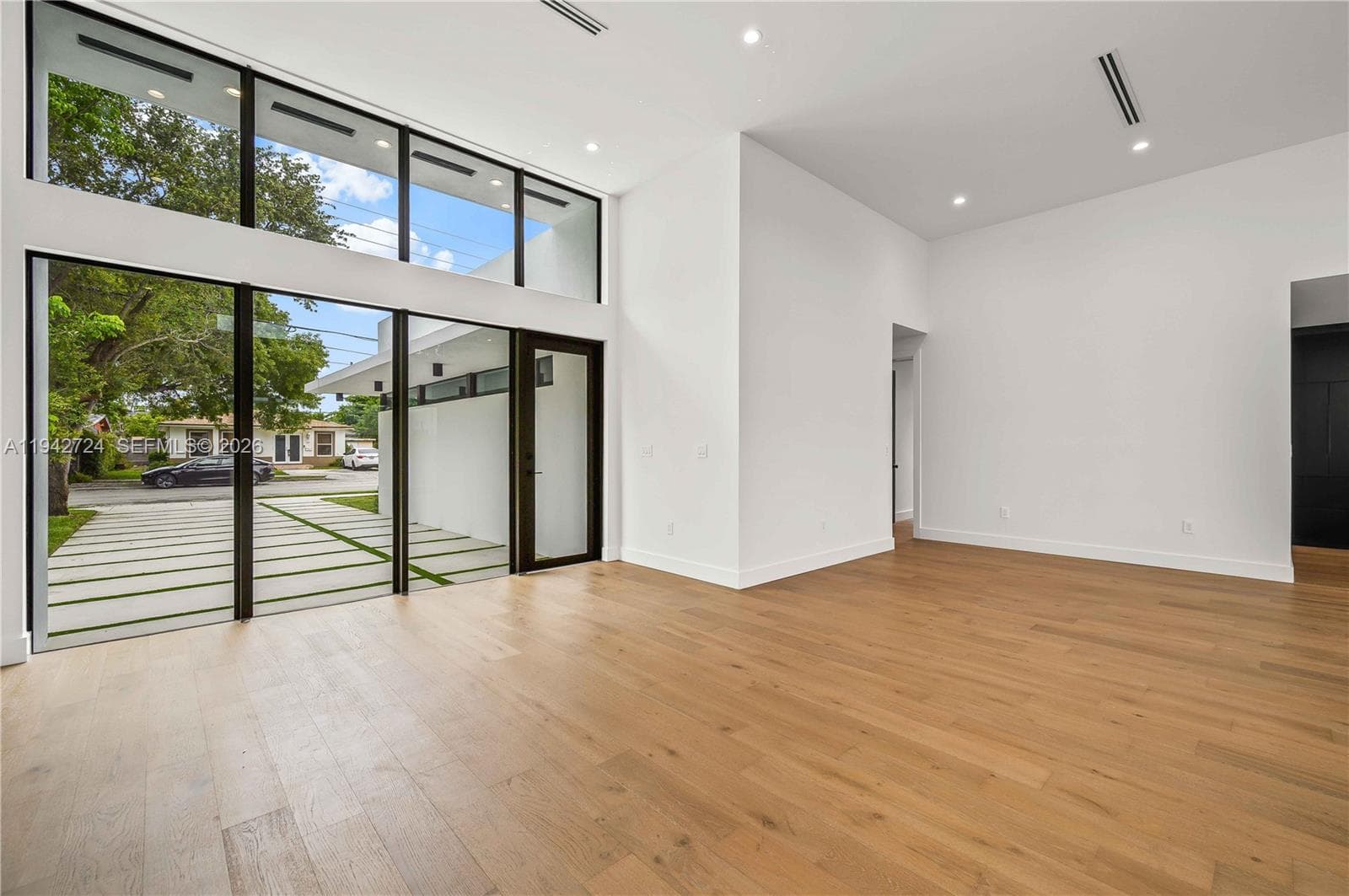 326 NW 40th St, Miami, FL 33127 photo 5