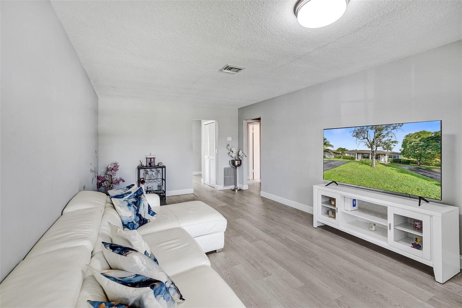 4017 Woodside Drive, Coral Springs, FL 33065 photo 5