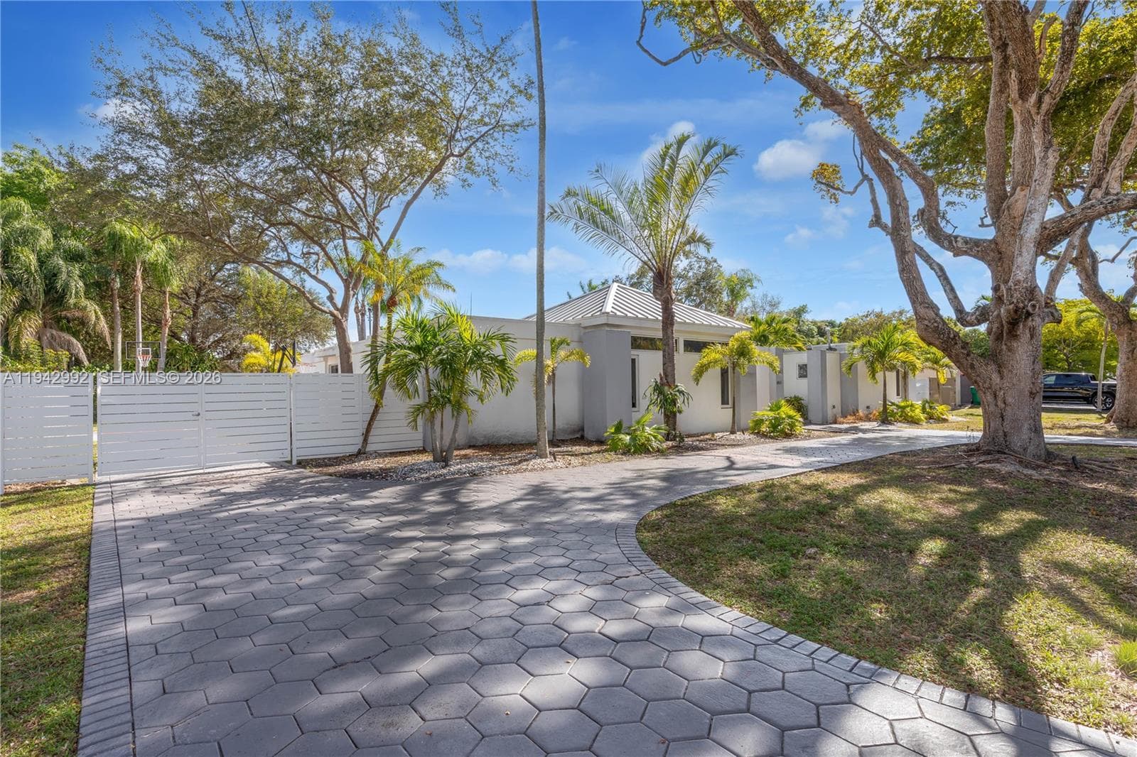 18555 SW 83rd Pl, Cutler Bay, FL 33157 photo 5