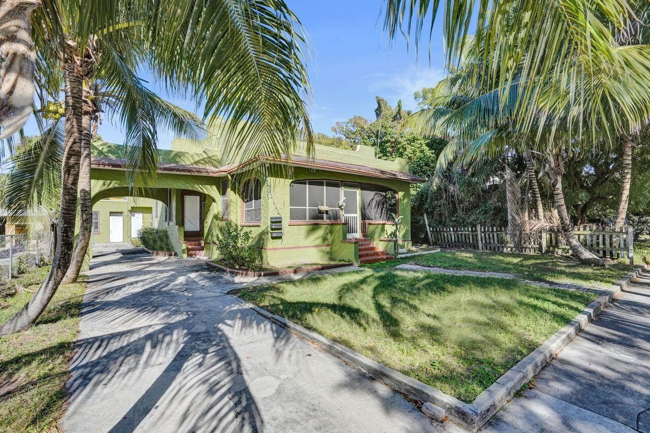 627 30th Street, West Palm Beach, FL 33407 photo 2