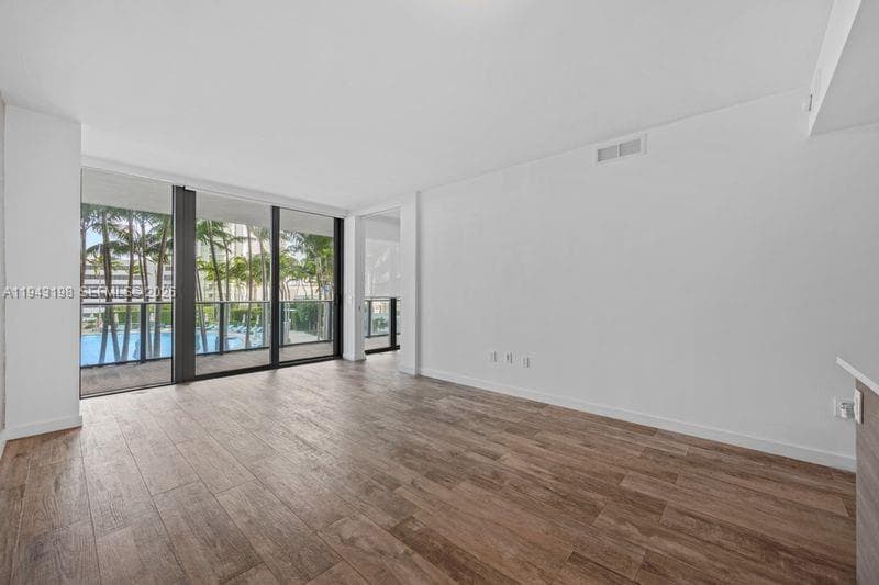 650 NE 32nd St # 602, Miami, FL 33137 photo 5