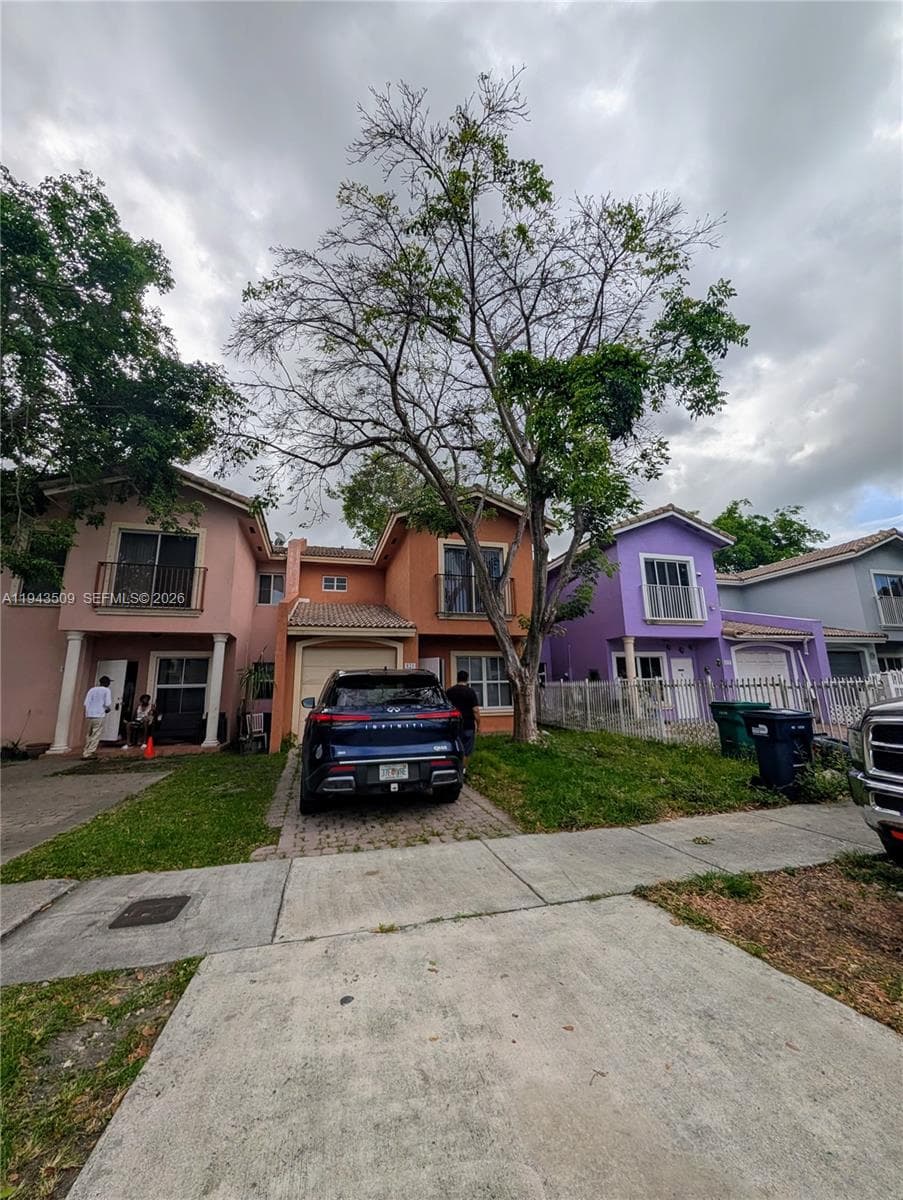825 SW 6th Pl, Florida City, FL 33034 photo 2