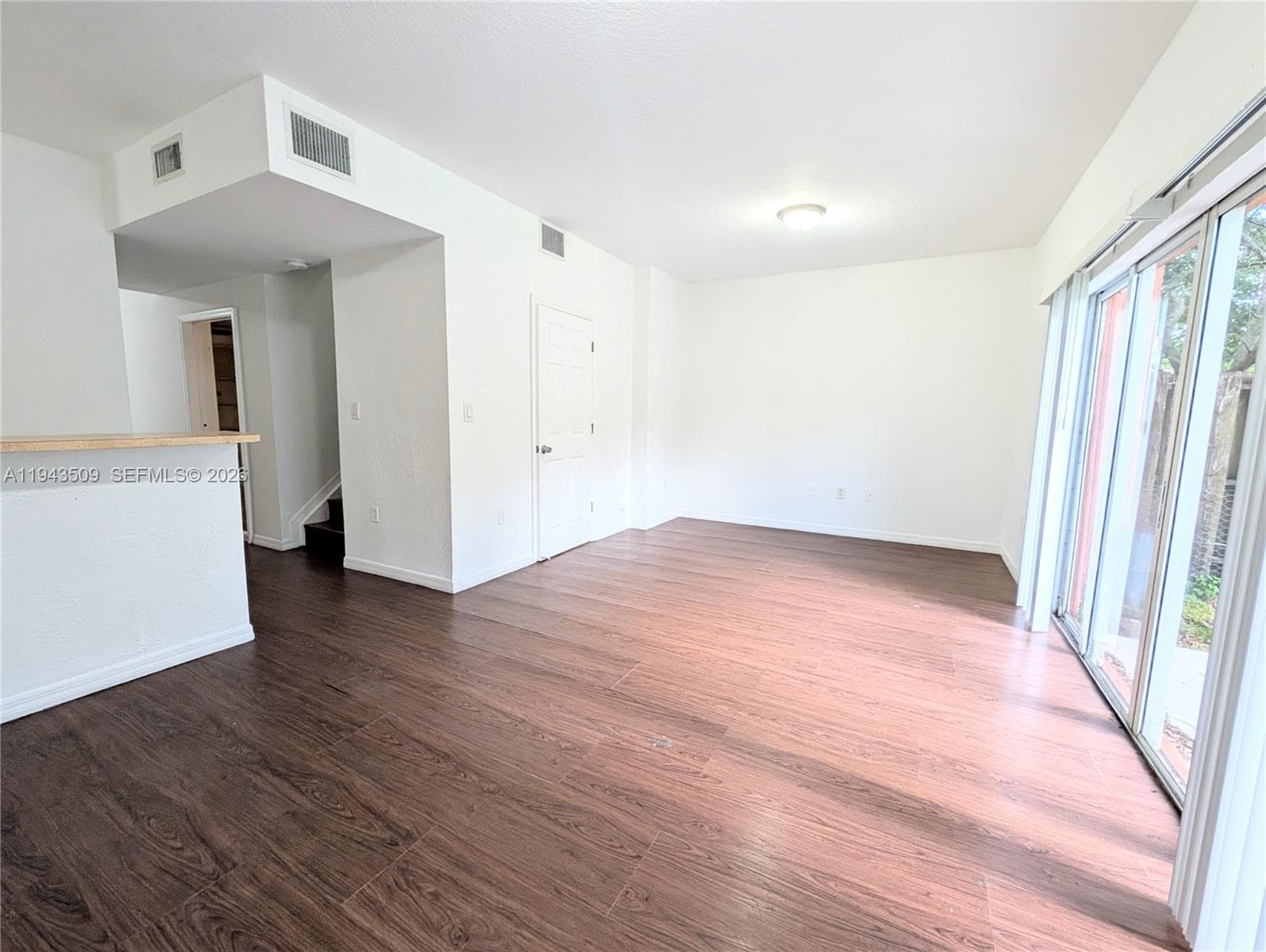825 SW 6th Pl, Florida City, FL 33034 photo 4