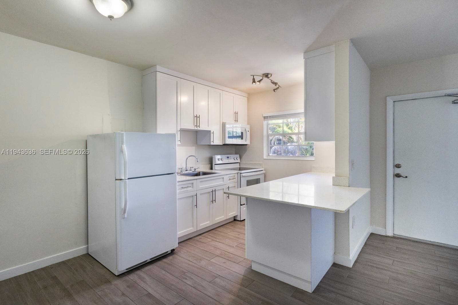 6511 Santona St # C18, Coral Gables, FL 33146 photo 2