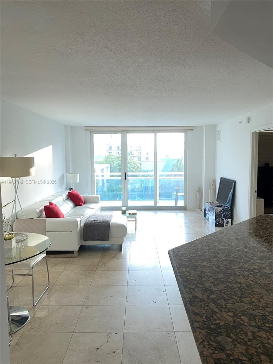 6917 Collins Ave # 426, Miami Beach, FL 33141