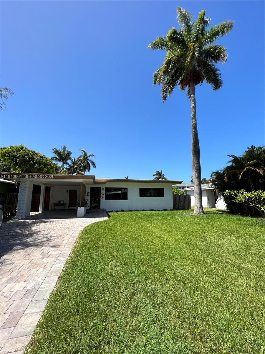 1425 Grant St, Hollywood, FL 33020 photo 4