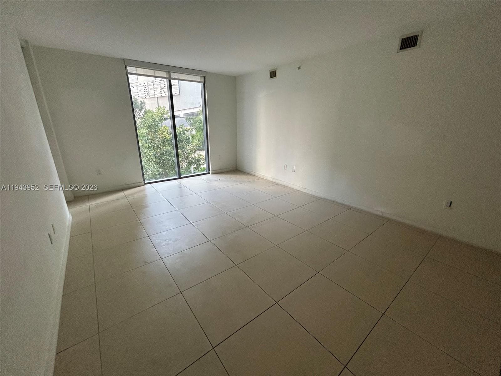 31 SE 6th St # 407, Miami, FL 33131 photo 5