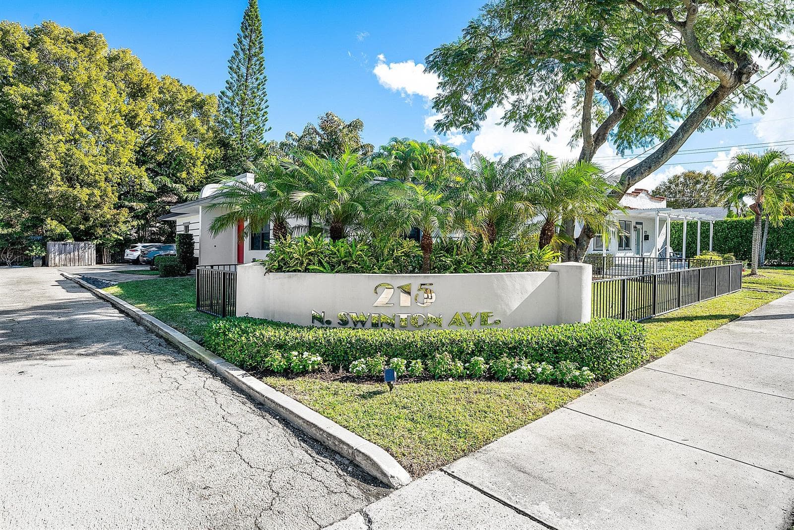 215 N Swinton Avenue, Delray Beach, FL 33444 photo 2