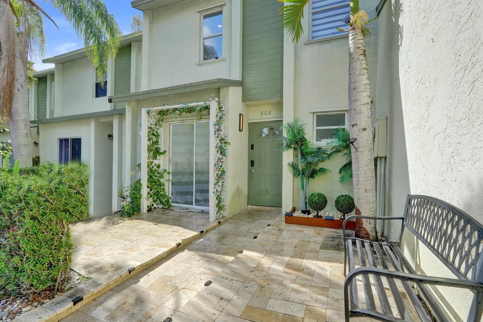 868 Crystal Lake Drive, Deerfield Beach, FL 33064 photo 2