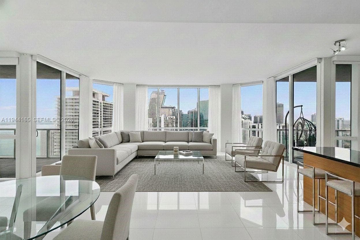 253 NE 2nd St # 4608, Miami, FL 33132 photo 3