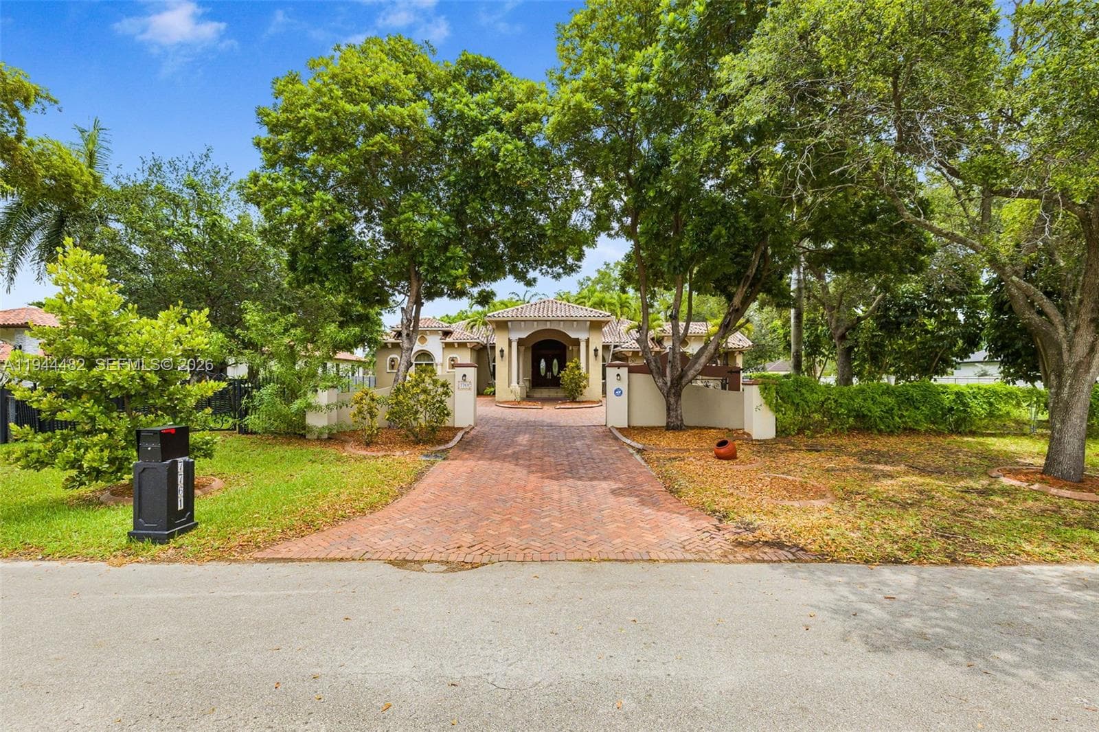 7761 SW 122nd Ave, Miami, FL 33183 photo 2