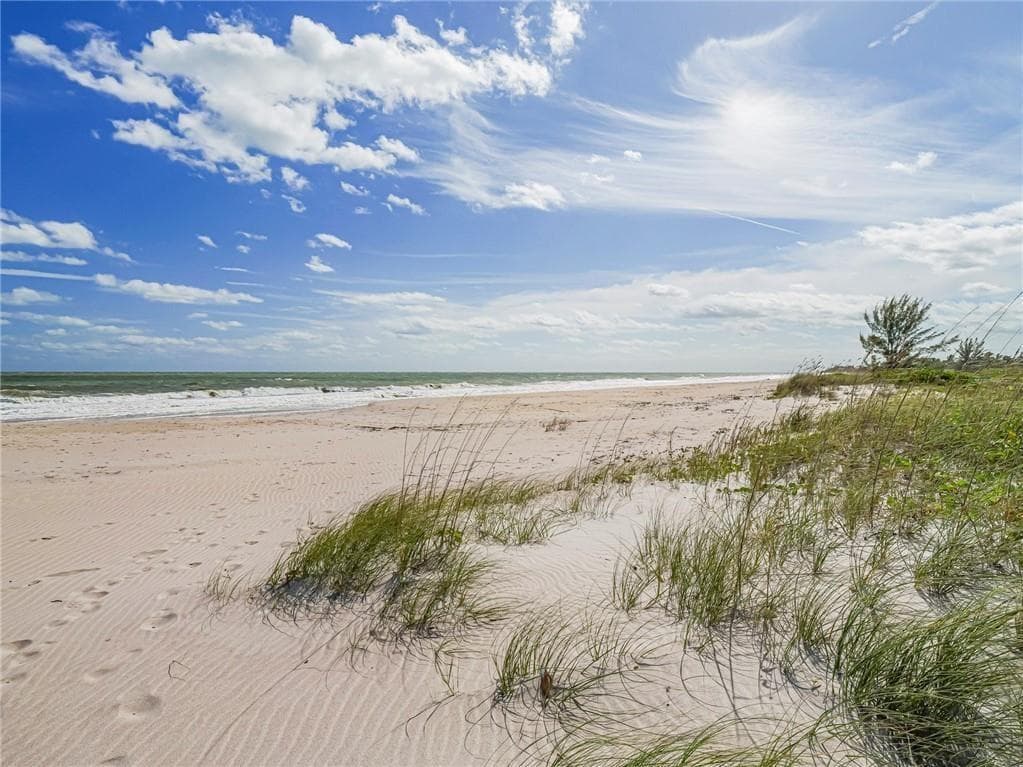 1330 Shorewinds Lane, Vero Beach, FL 32963 photo 3