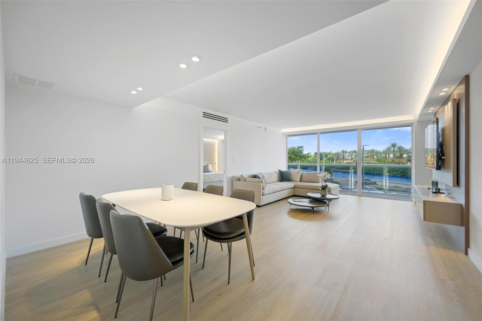 20505 E Country Club Dr # 231, Aventura, FL 33180 photo 2