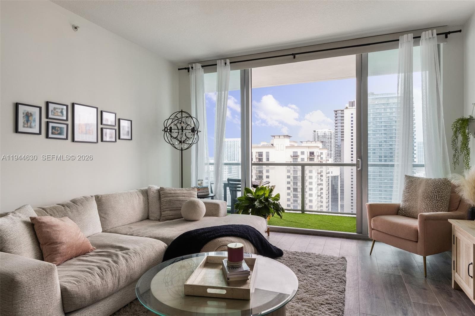 1111 SW 1st Ave # 3723-N, Miami, FL 33130 photo 2