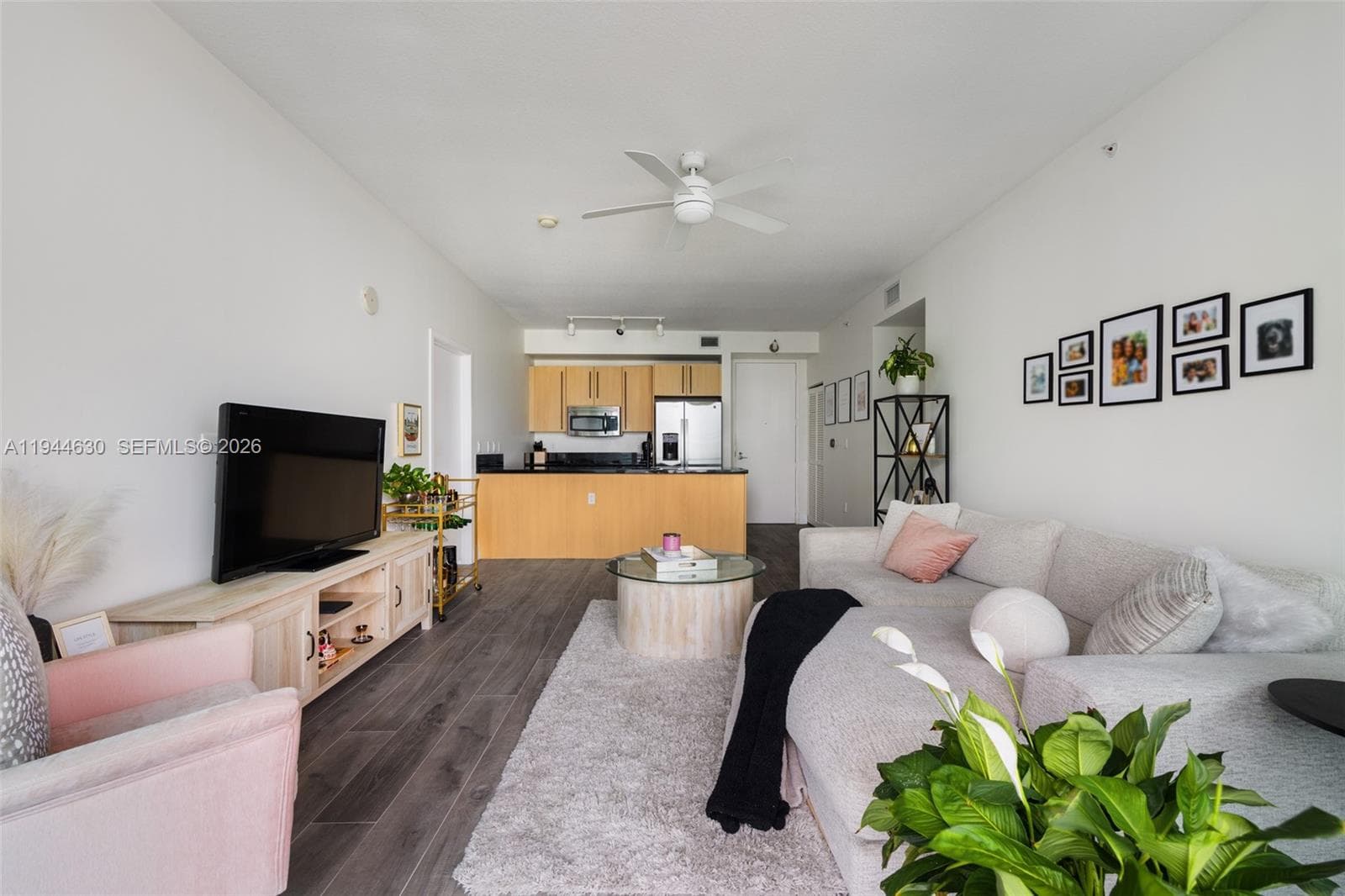 1111 SW 1st Ave # 3723-N, Miami, FL 33130 photo 3