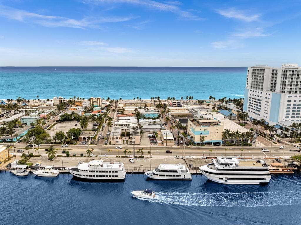 1318 N Ocean Dr, Hollywood, FL 33019