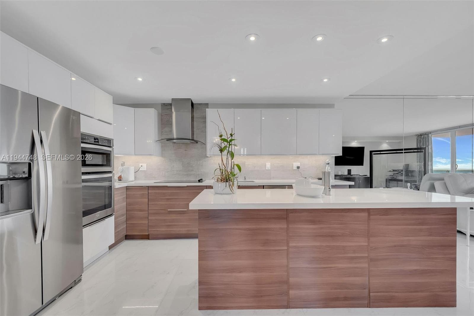 2301 Collins Ave # 810, Miami Beach, FL 33139