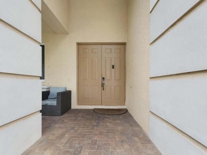 846 Gazetta Way, West Palm Beach, FL 33413 photo 3