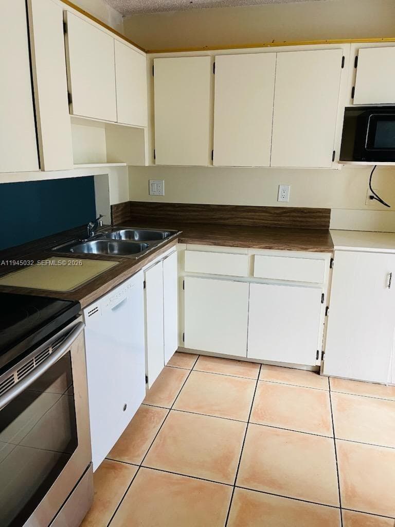 842 Banks Rd, Coconut Creek, FL 33063 photo 2