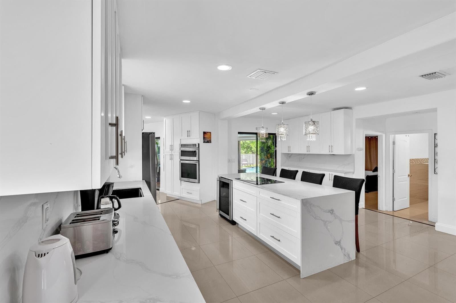 5901 W Broward Boulevard, Plantation, FL 33317 photo 2