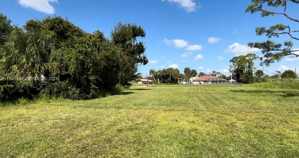401 Rotonda Cr, Port Charlotte, FL 33947 photo 3