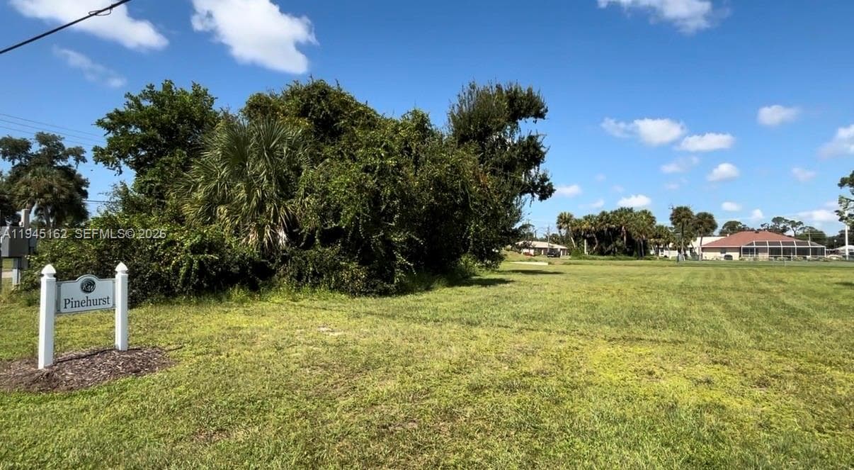 401 Rotonda Cr, Port Charlotte, FL 33947 photo 4