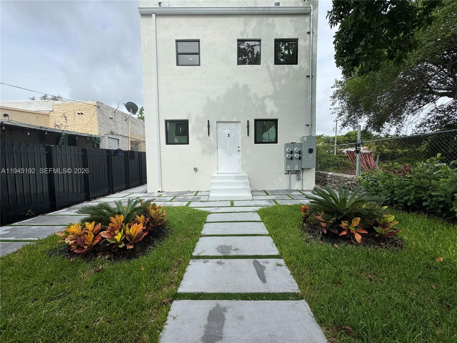 905 SW 13th Ct, Miami, FL 33135 photo 3