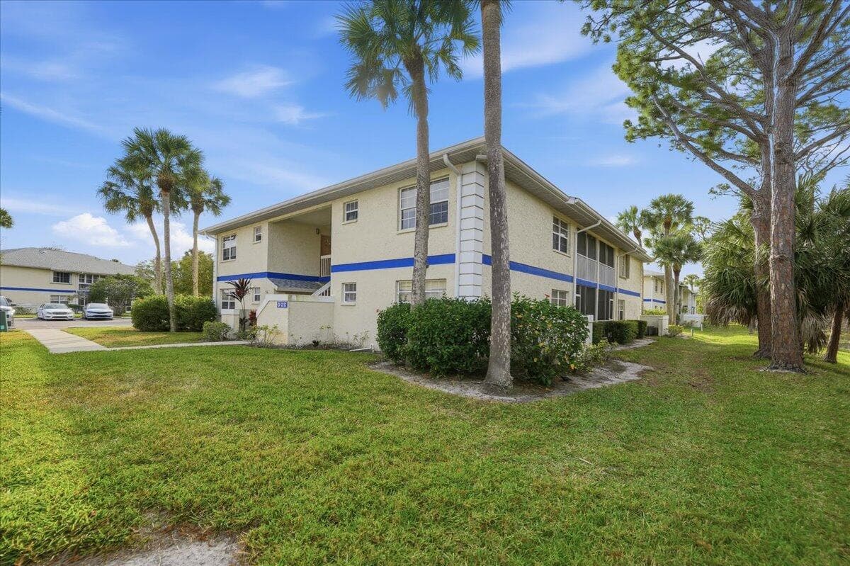 1506 SE Royal Green Circle # 204, Port St. Lucie, FL 34952 photo 5