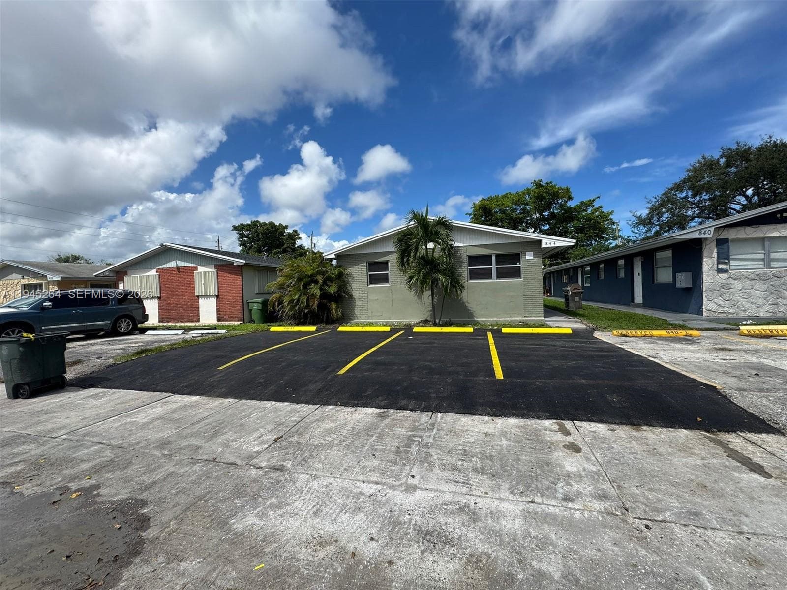 844 SW 10th St, Hallandale Beach, FL 33009 photo 3
