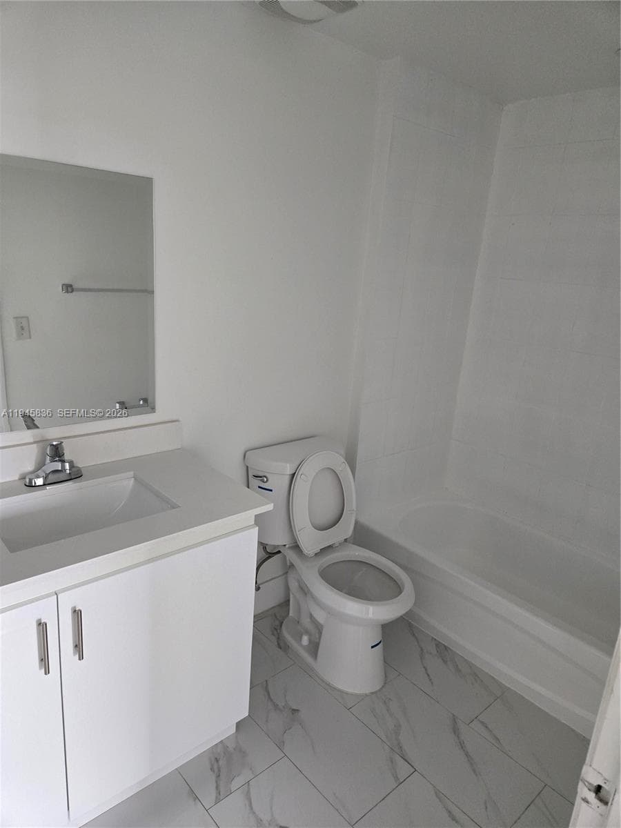 275 NE 18th St # 503, Miami, FL 33132 photo 3