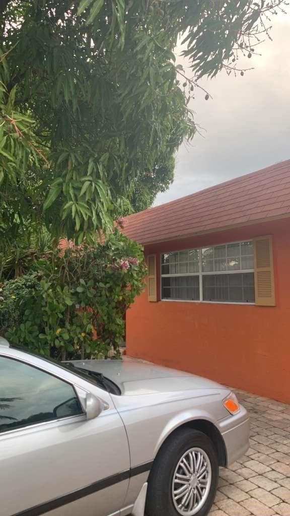 2070 NE 2nd Avenue, Pompano Beach, FL 33060 photo 2