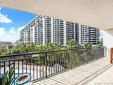 540 Brickell Key Dr # 603, Miami, FL 33131 photo 3