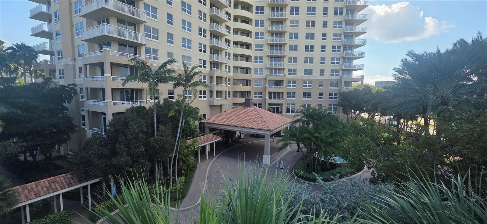 19501 W Country Club Drive # 2306, Aventura, FL 33180 photo 2