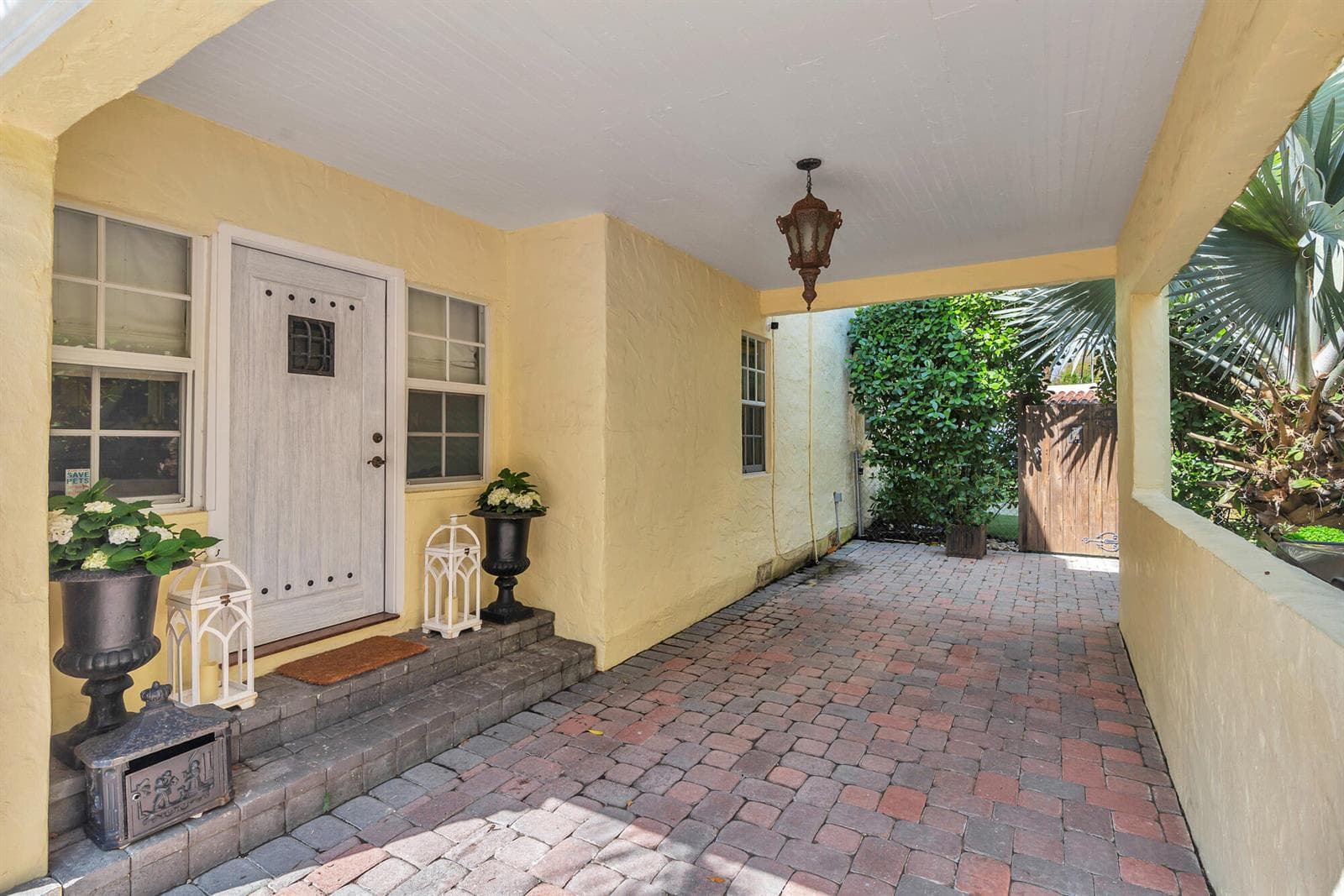 3213 Vincent Road, West Palm Beach, FL 33405 photo 2