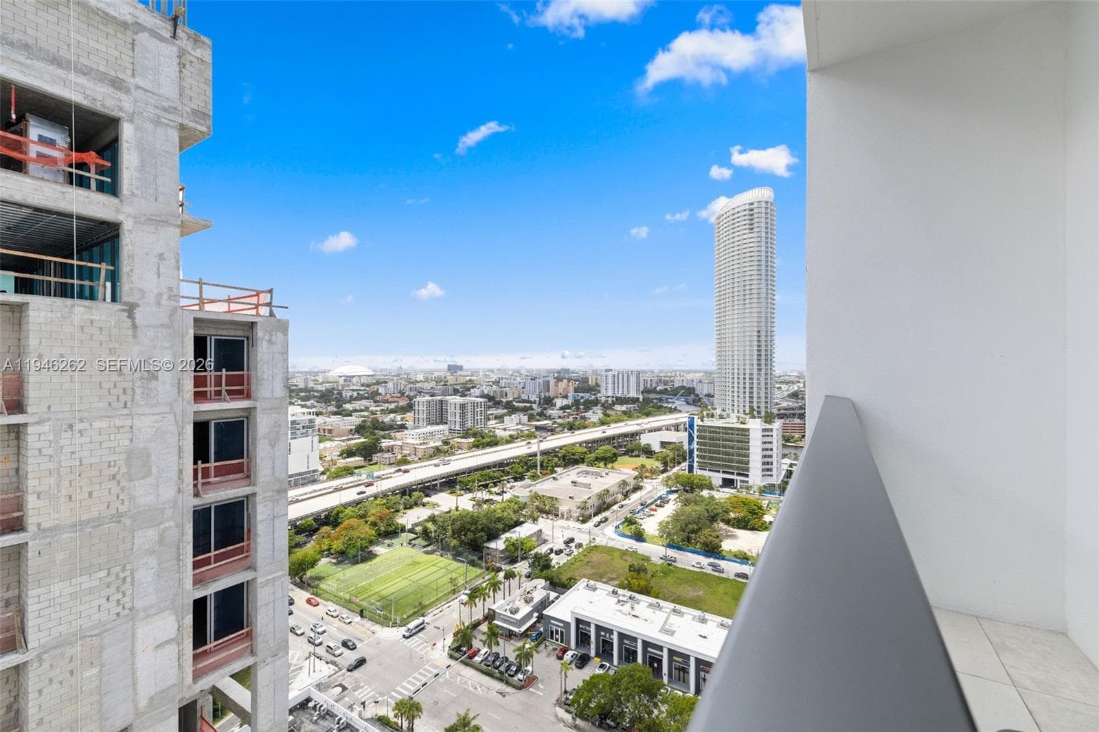 239 SW 9th St # 2303, Miami, FL 33130 photo 3