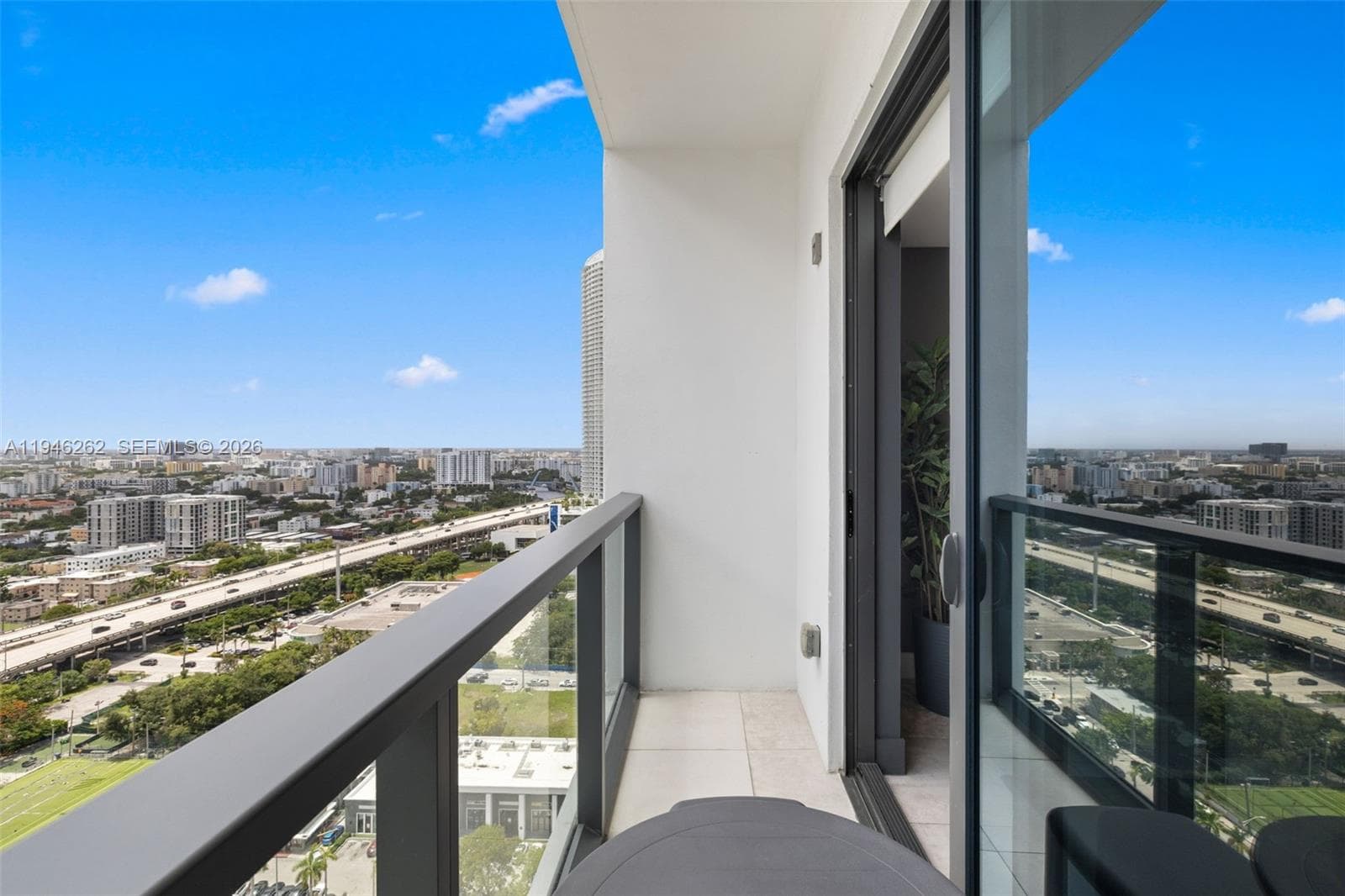 239 SW 9th St # 2303, Miami, FL 33130 photo 5