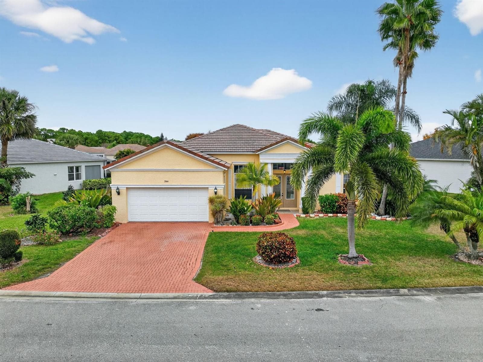 544 SW Lake Manatee Way, Port St. Lucie, FL 34986 photo 2