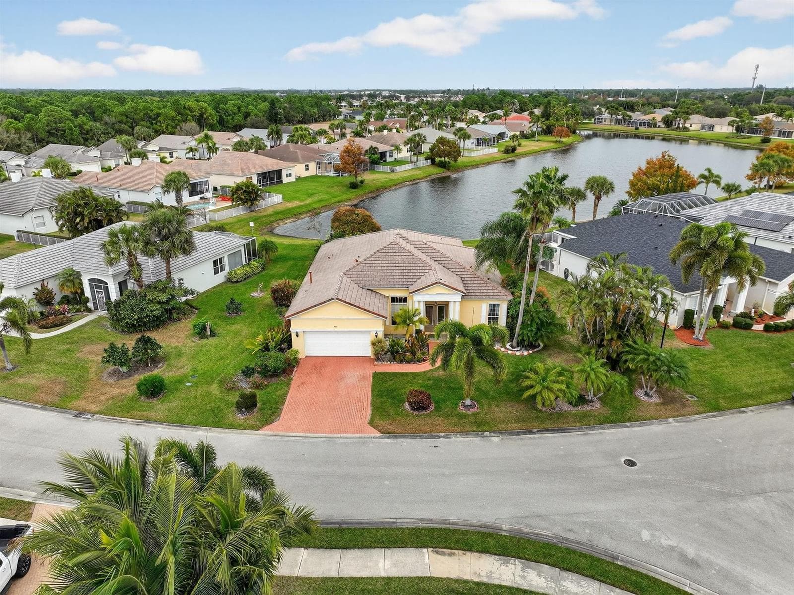 544 SW Lake Manatee Way, Port St. Lucie, FL 34986 photo 3