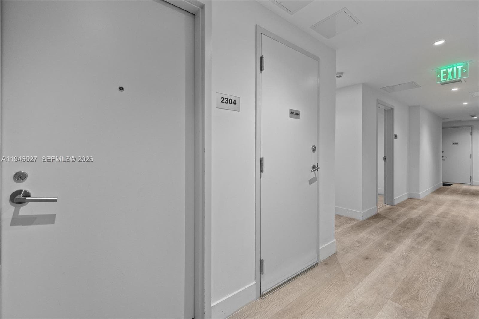 239 SW 9th St # 2304, Miami, FL 33130 photo 4