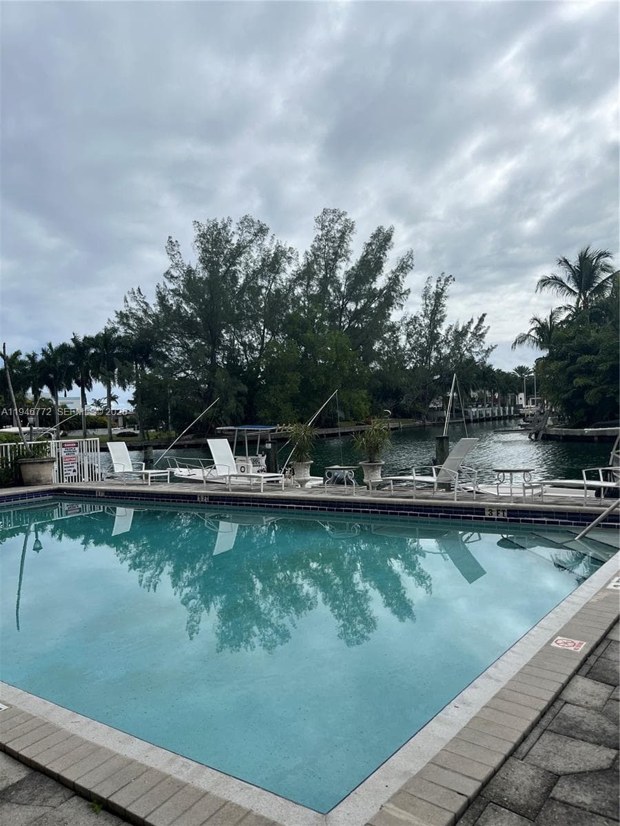 2640 NE 135th St # 312, North Miami, FL 33181 photo 4