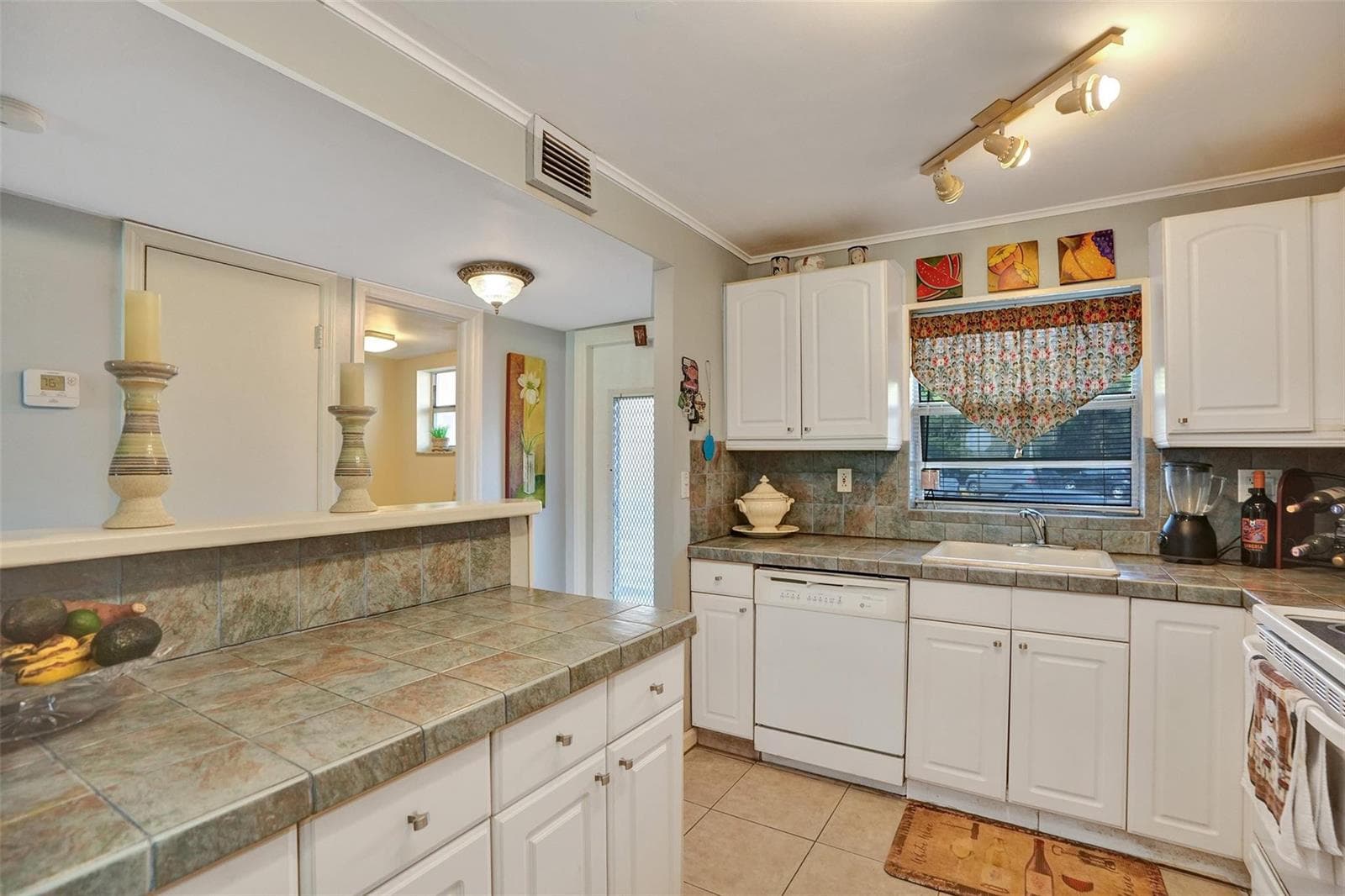 9821 Sunrise Lakes Boulevard # 106, Sunrise, FL 33322 photo 5