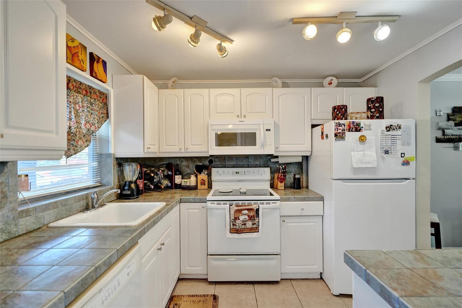 9821 Sunrise Lakes Boulevard # 106, Sunrise, FL 33322 photo 4