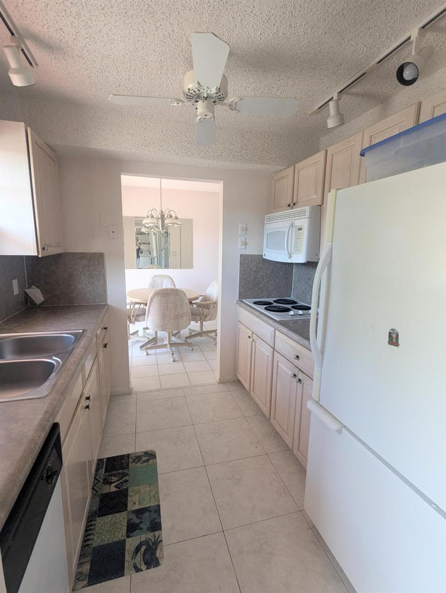 2 Golfs Edge # D, West Palm Beach, FL 33417 photo 3