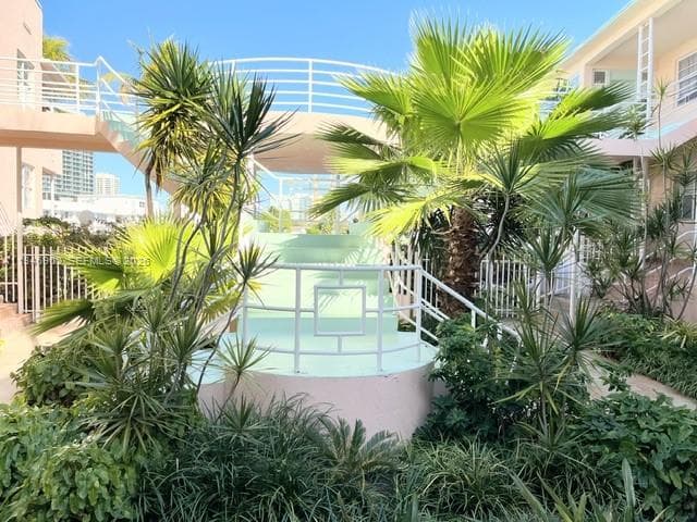 6881 Bay Dr # 1, Miami Beach, FL 33141