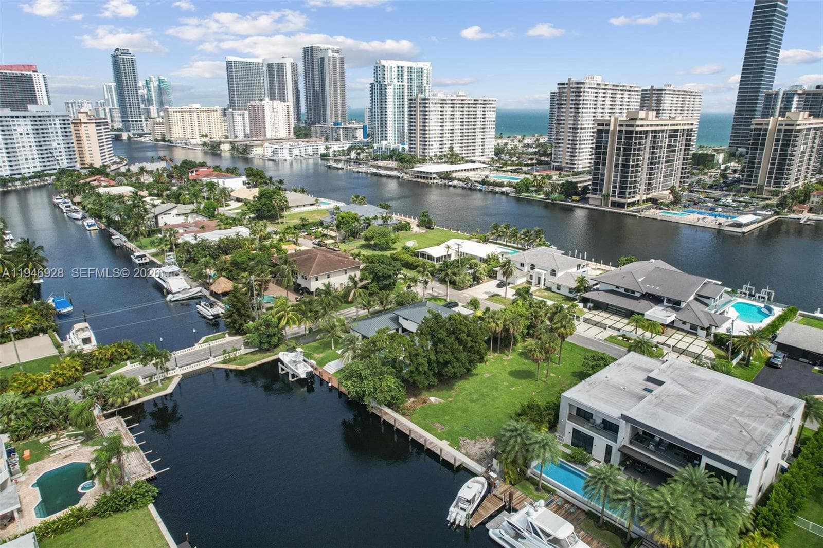 606 Palm Dr, Hallandale Beach, FL 33009 photo 5