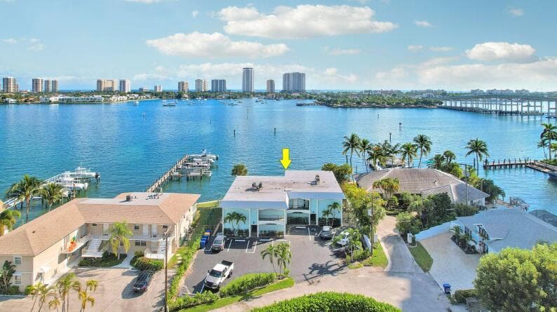 360 Wilma Circle # 5, Riviera Beach, FL 33404 photo 2