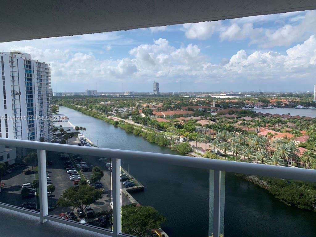 20505 E Country Club Dr # 1631, Aventura, FL 33180